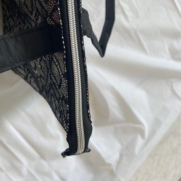 Delia’s black and silver faux snakeskin metallic vinyl zip lunch tote/ handbag - Picture 7 of 8